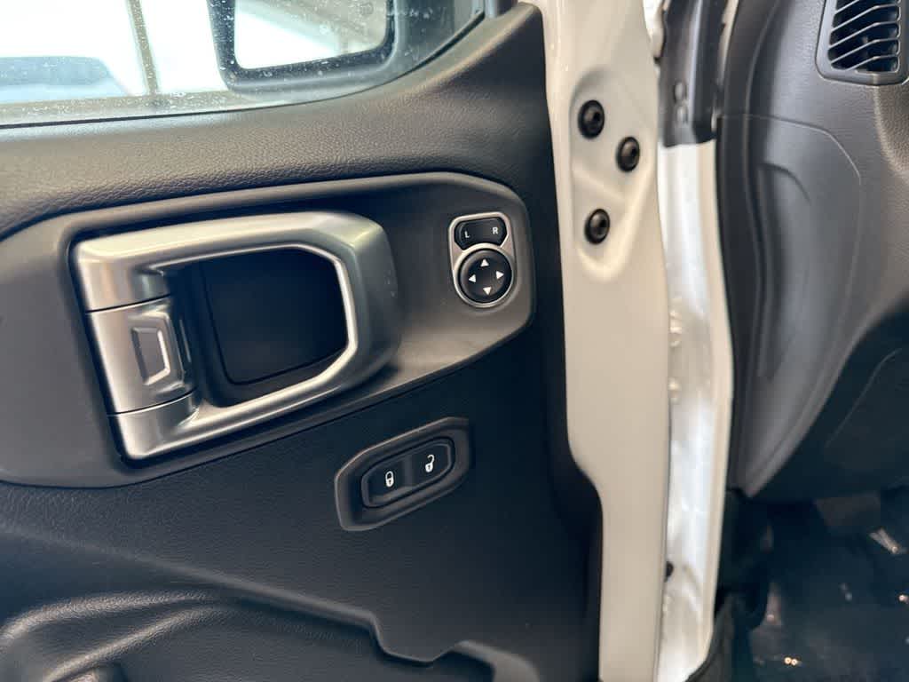 Thumbnail: 2020 Jeep Wrangler - 17