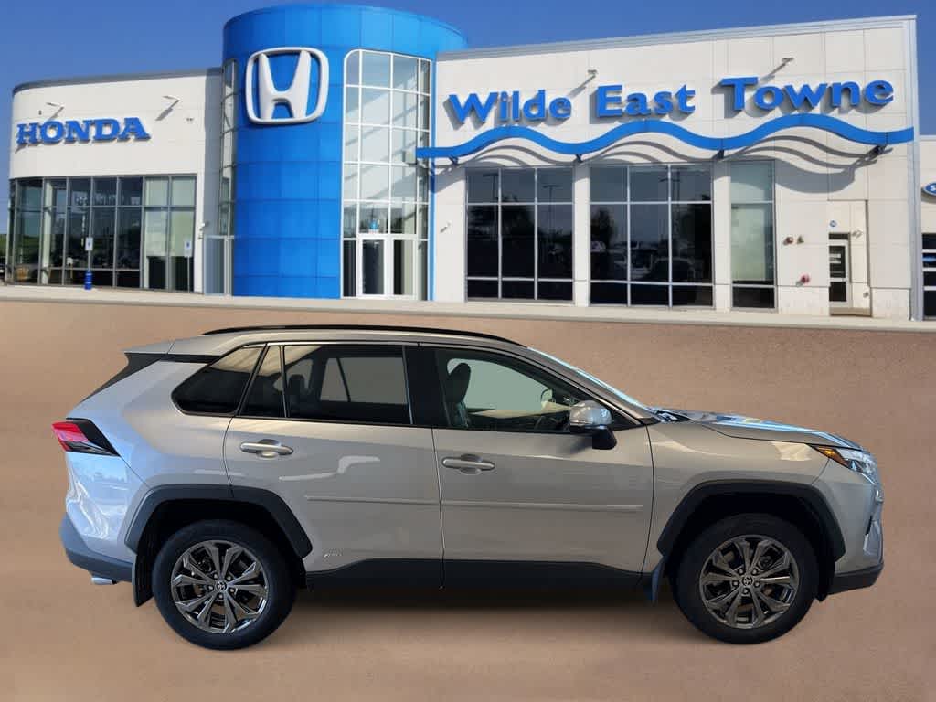 Thumbnail: 2023 Toyota RAV4 - 9