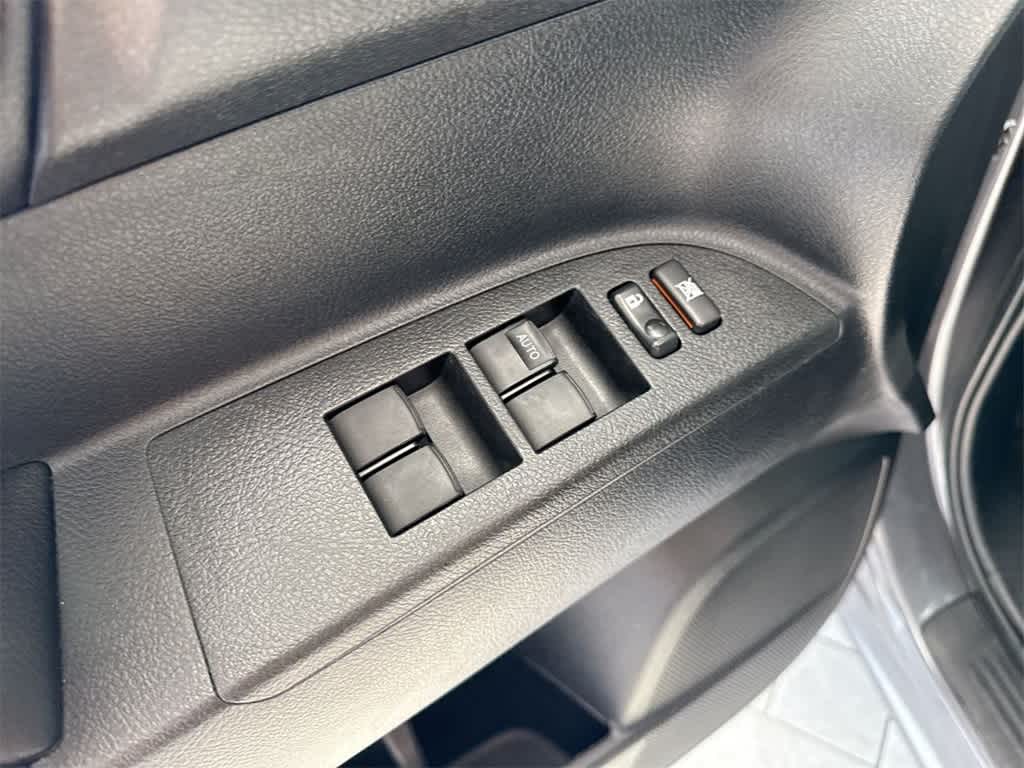 Thumbnail: 2012 Toyota Highlander - 18
