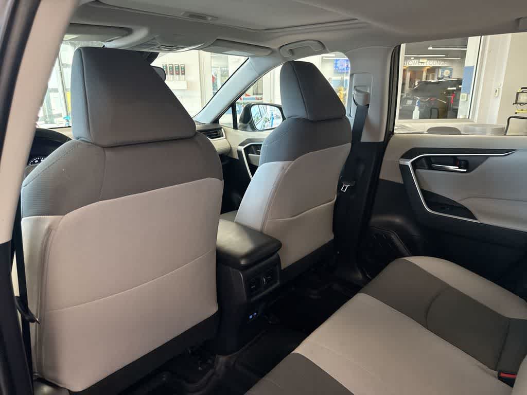 Thumbnail: 2022 Toyota RAV4 - 18