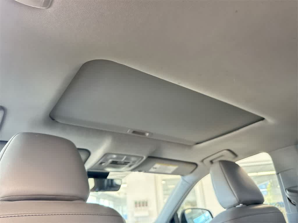 Thumbnail: 2019 Toyota Highlander - 20