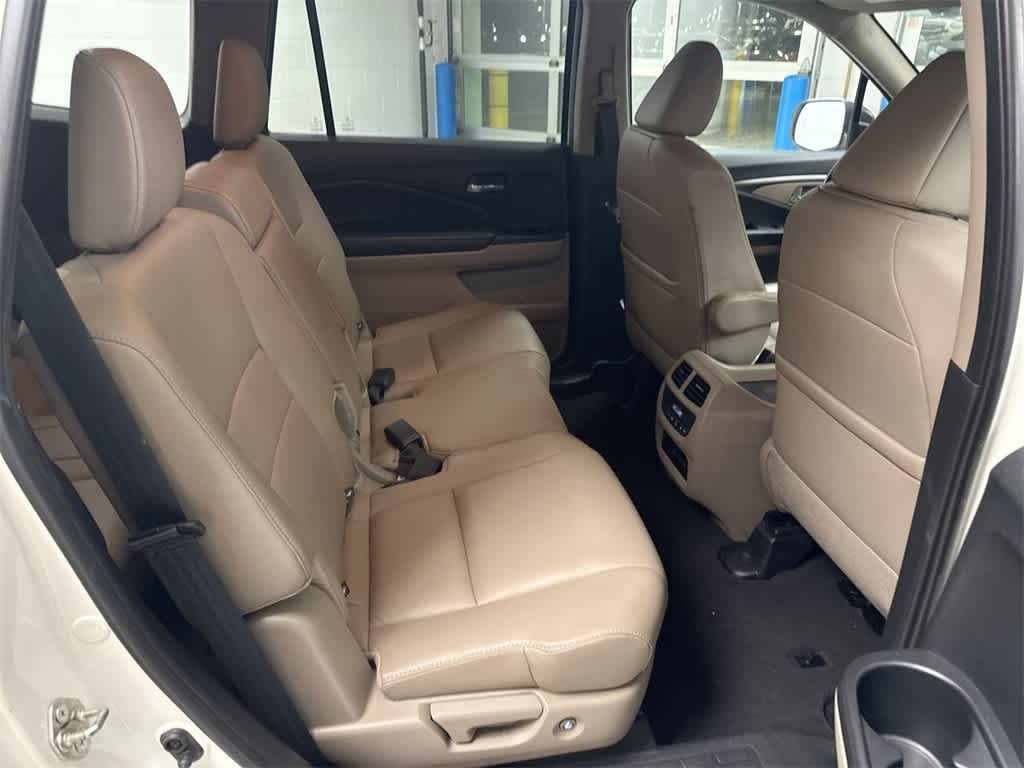 Thumbnail: 2016 Honda Pilot - 22