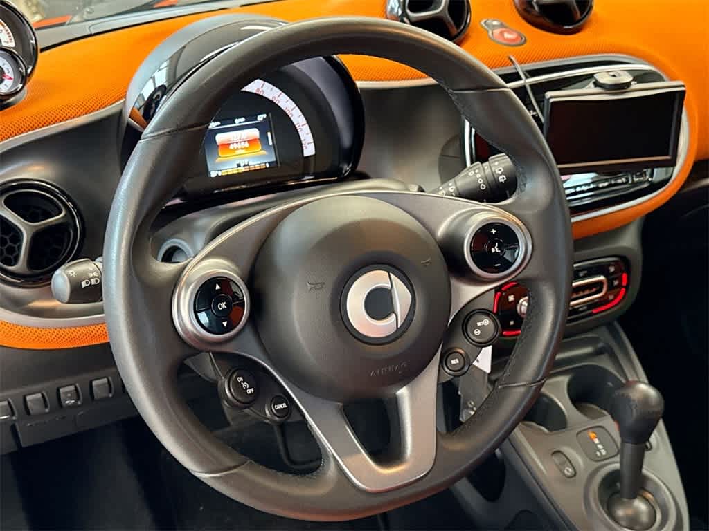 Thumbnail: 2016 smart fortwo - 19