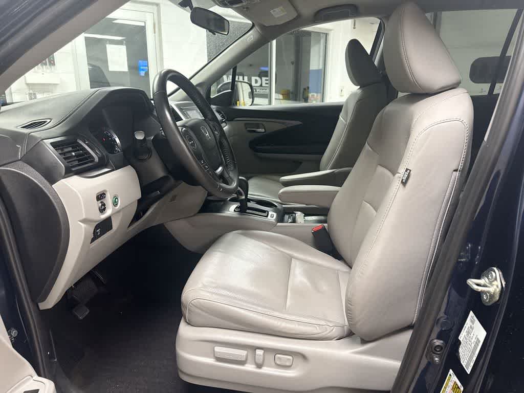 Thumbnail: 2019 Honda Ridgeline - 17