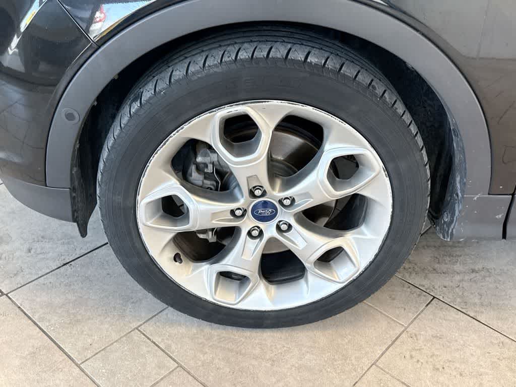 Thumbnail: 2015 Ford Escape - 15