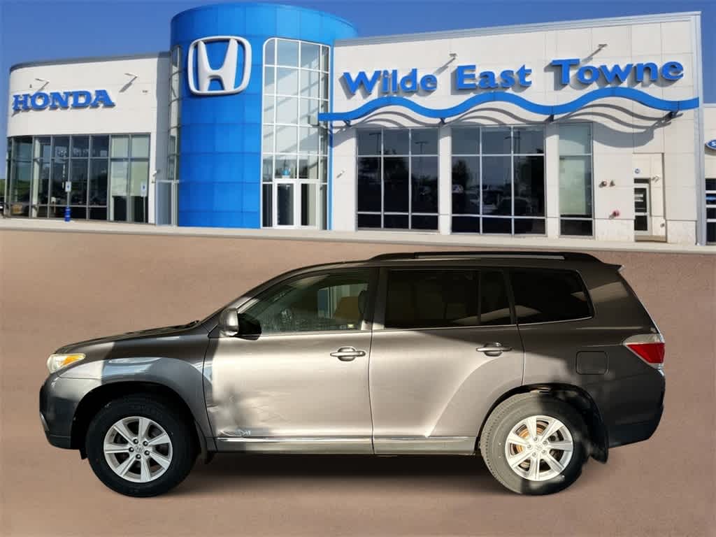 Thumbnail: 2012 Toyota Highlander - 5