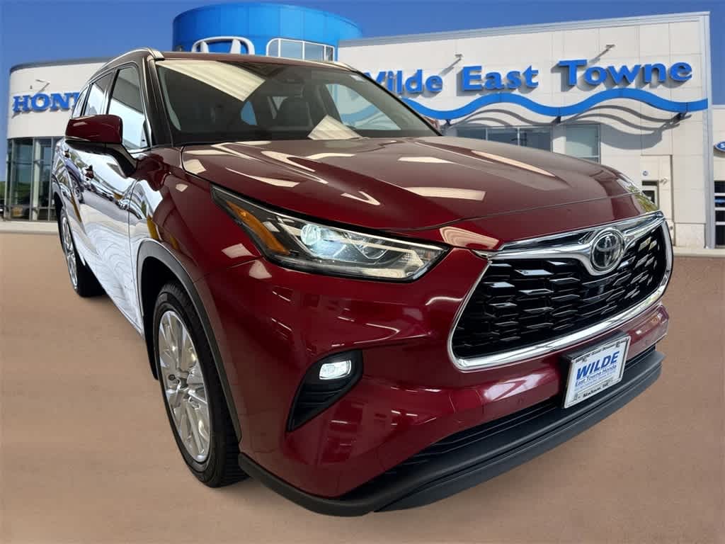 2021 Toyota Highlander Limited photo 2
