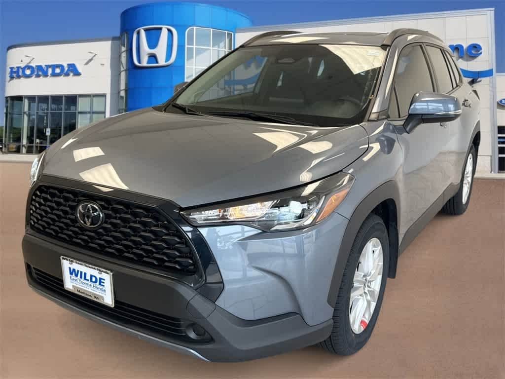Used 2024 Toyota Corolla Cross LE SUV