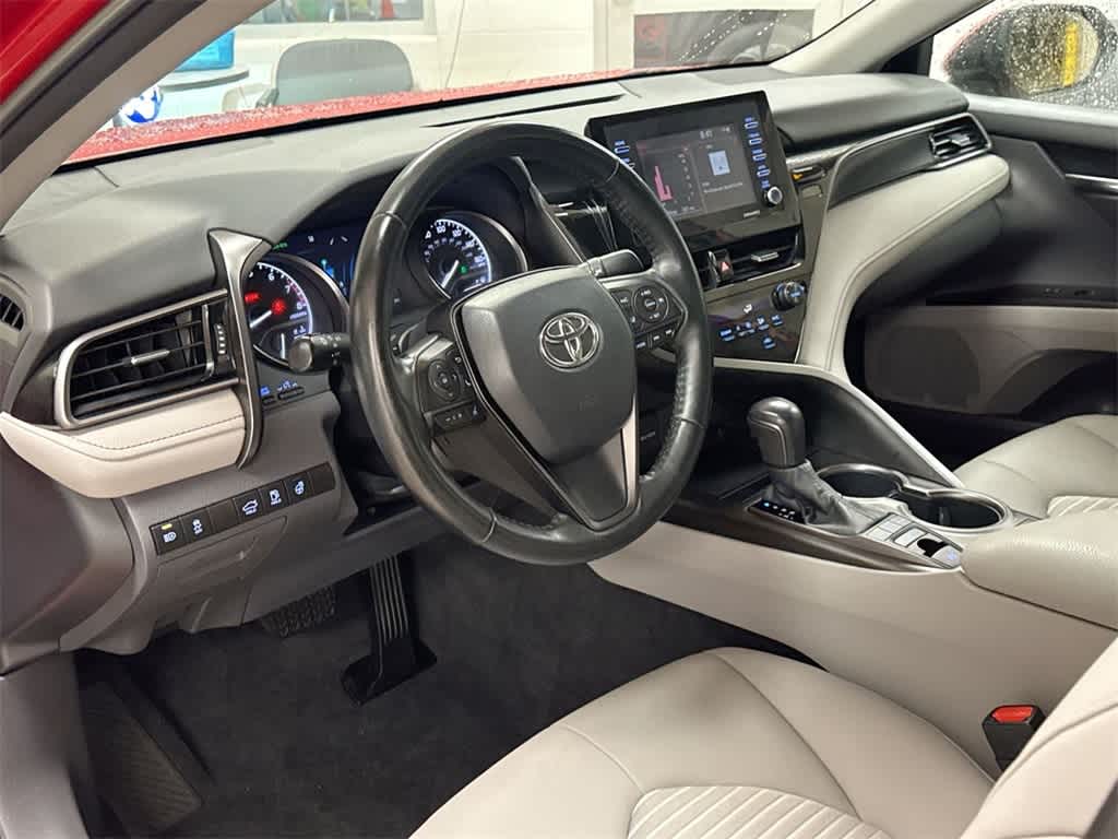 Thumbnail: 2022 Toyota Camry - 10