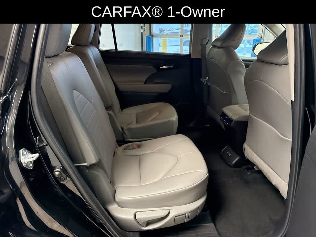 Thumbnail: 2022 Toyota Highlander - 23