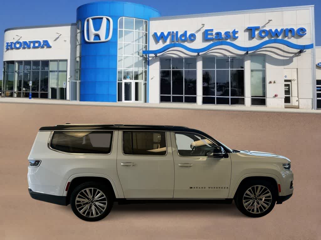 Thumbnail: 2023 Jeep Grand Wagoneer L - 9