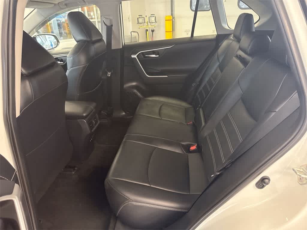 Thumbnail: 2020 Toyota RAV4 - 21