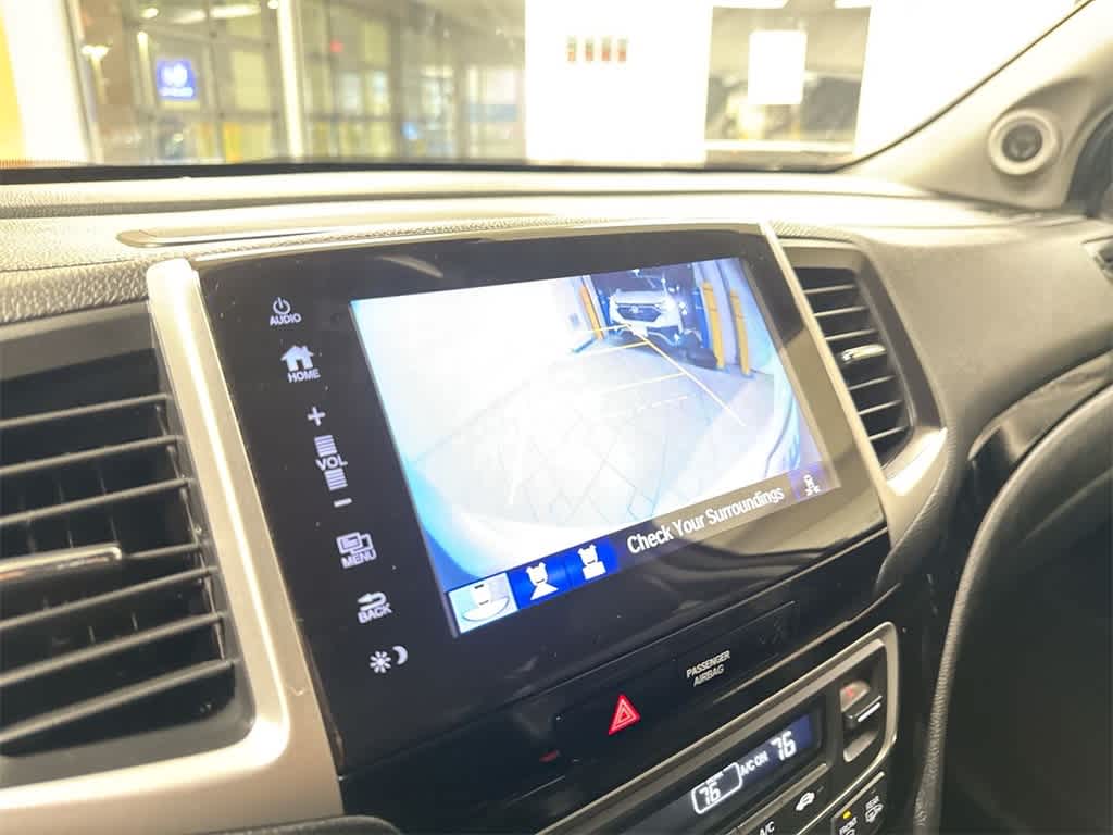 Thumbnail: 2017 Honda Pilot - 33