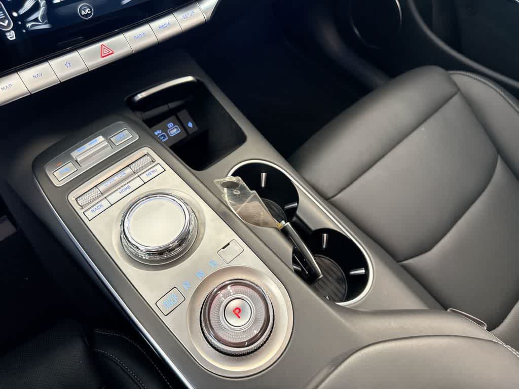 Thumbnail: 2023 Genesis GV70 - 34