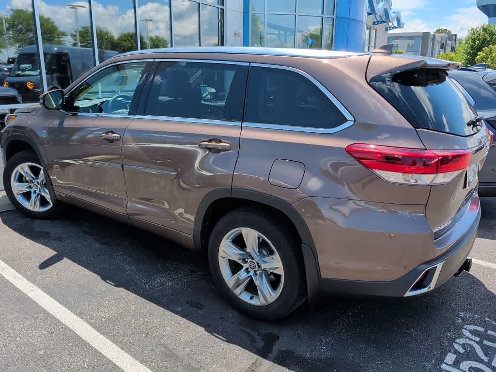 Thumbnail: 2018 Toyota Highlander - 4