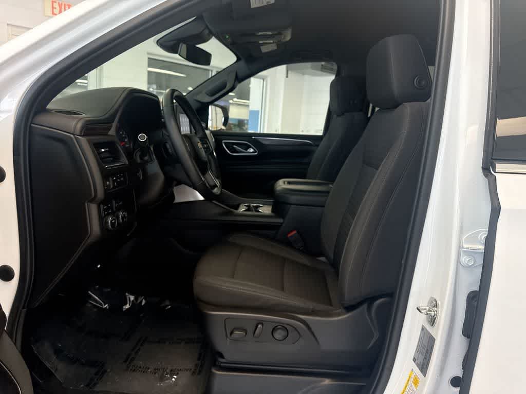 Thumbnail: 2023 Chevrolet Tahoe - 18