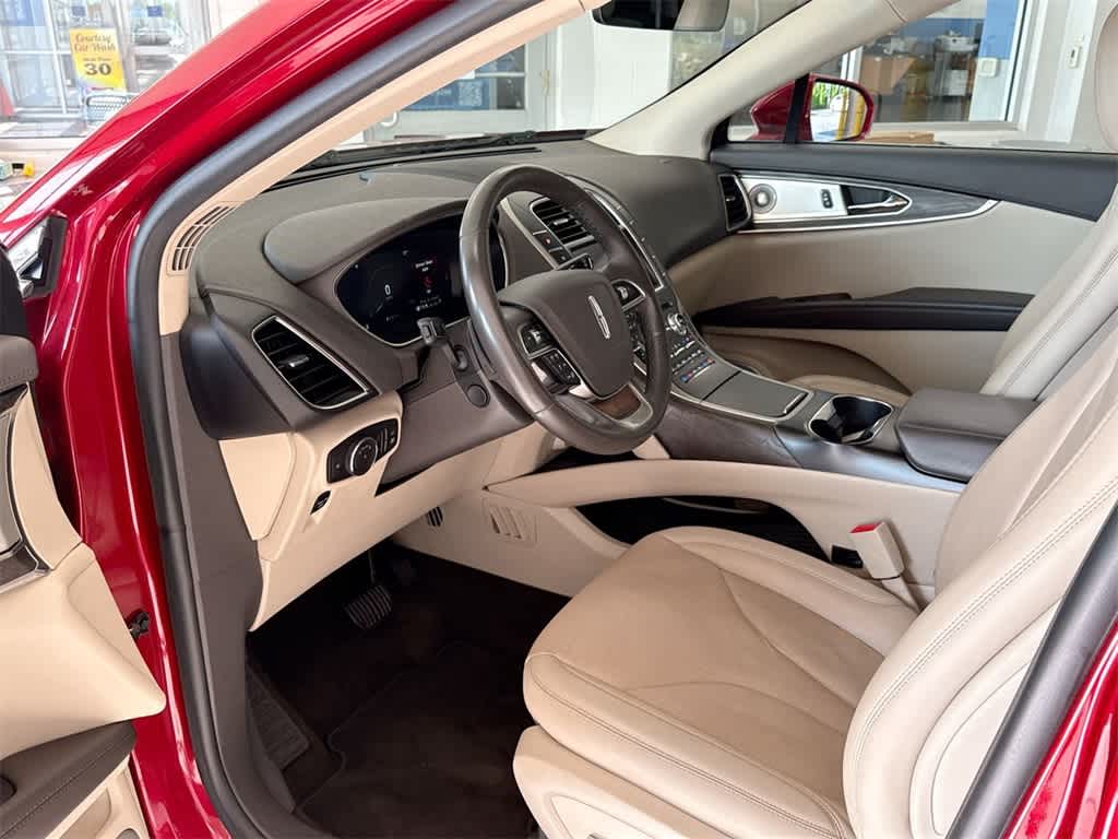 Thumbnail: 2020 Lincoln Nautilus - 10