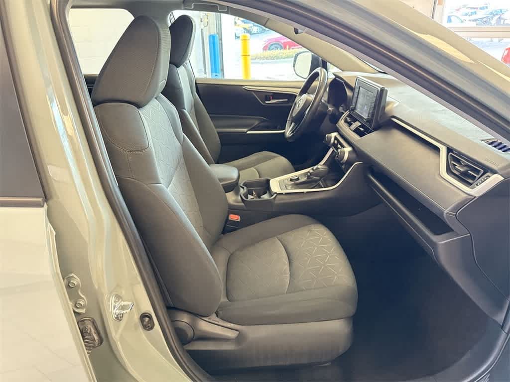 Thumbnail: 2021 Toyota RAV4 - 22