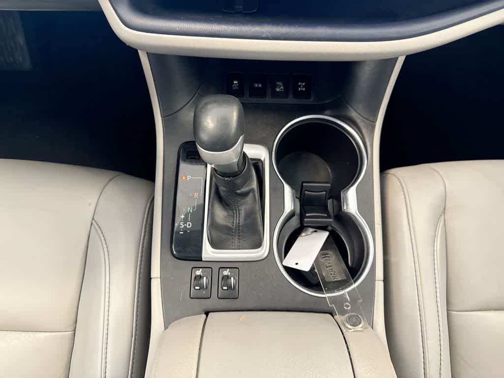 Thumbnail: 2019 Toyota Highlander - 35