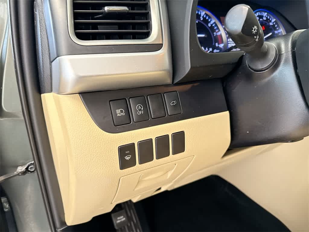 Thumbnail: 2019 Toyota Highlander - 40