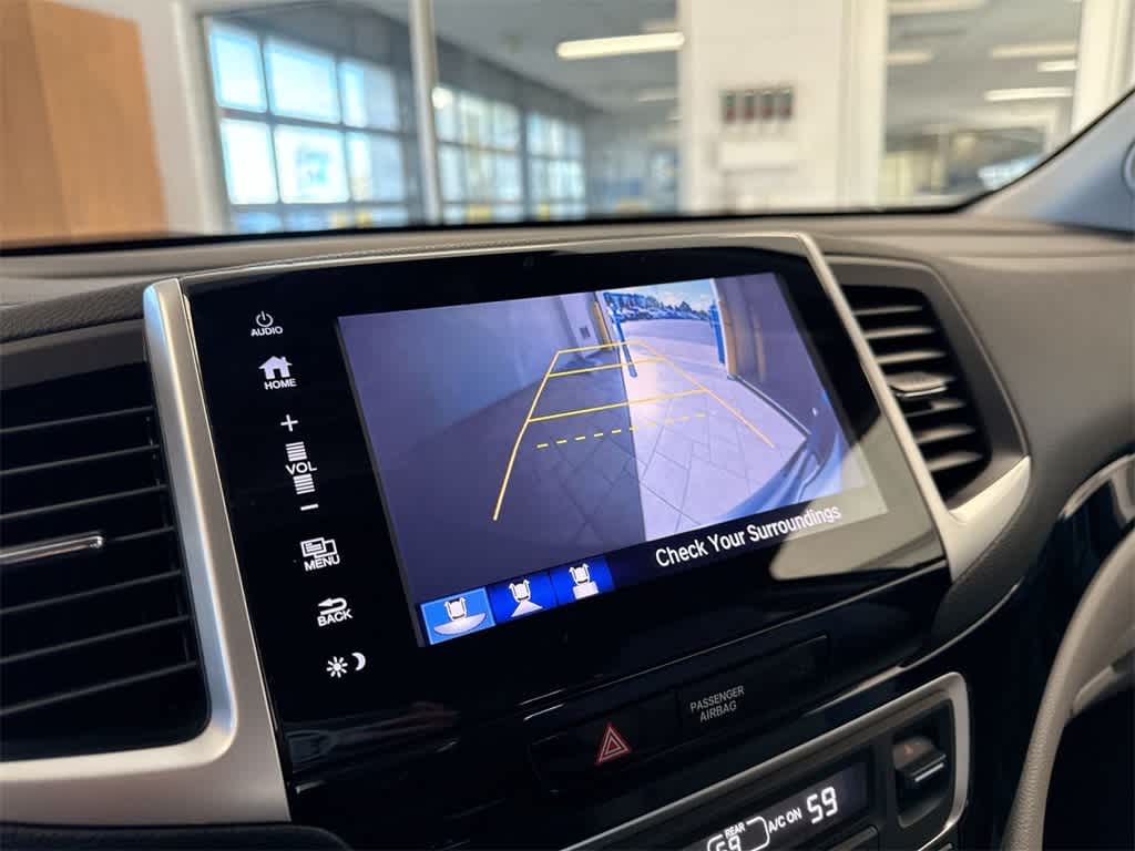 Thumbnail: 2017 Honda Pilot - 31