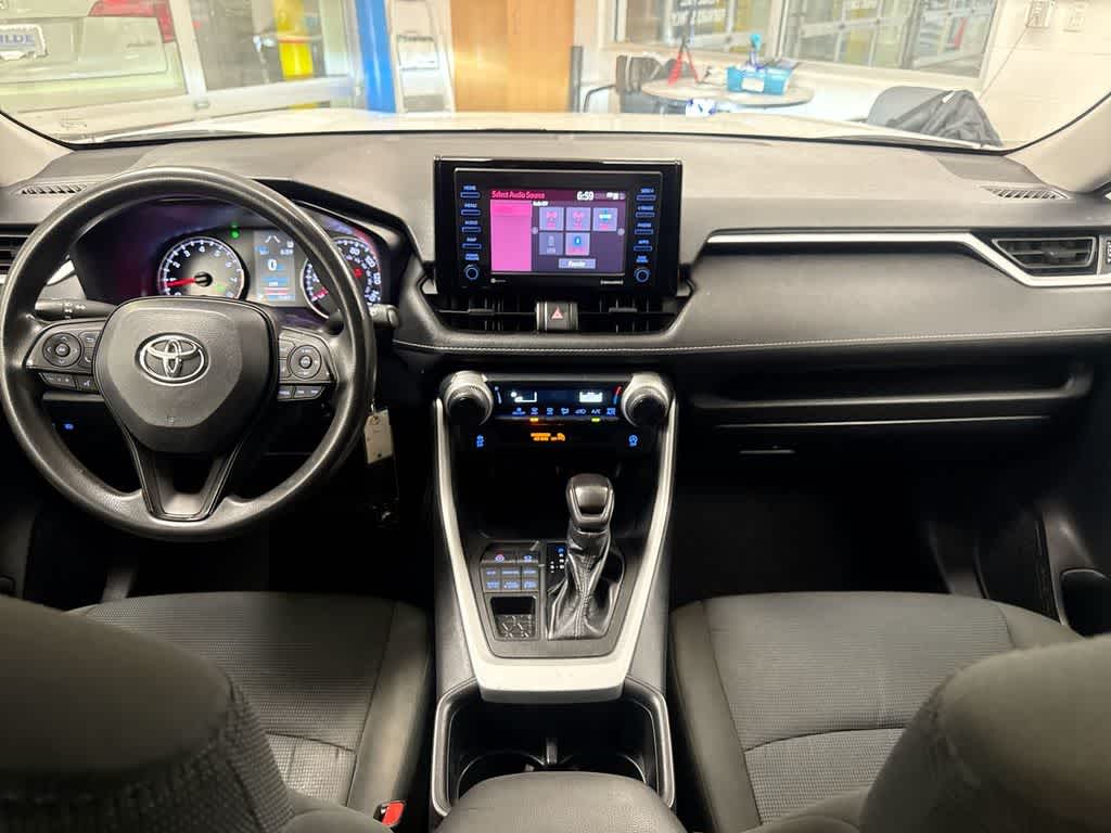 Thumbnail: 2022 Toyota RAV4 - 18