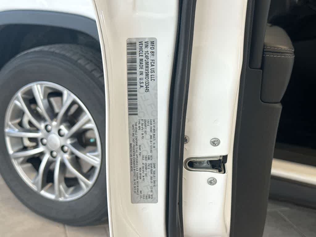 Thumbnail: 2021 Jeep Cherokee - 37