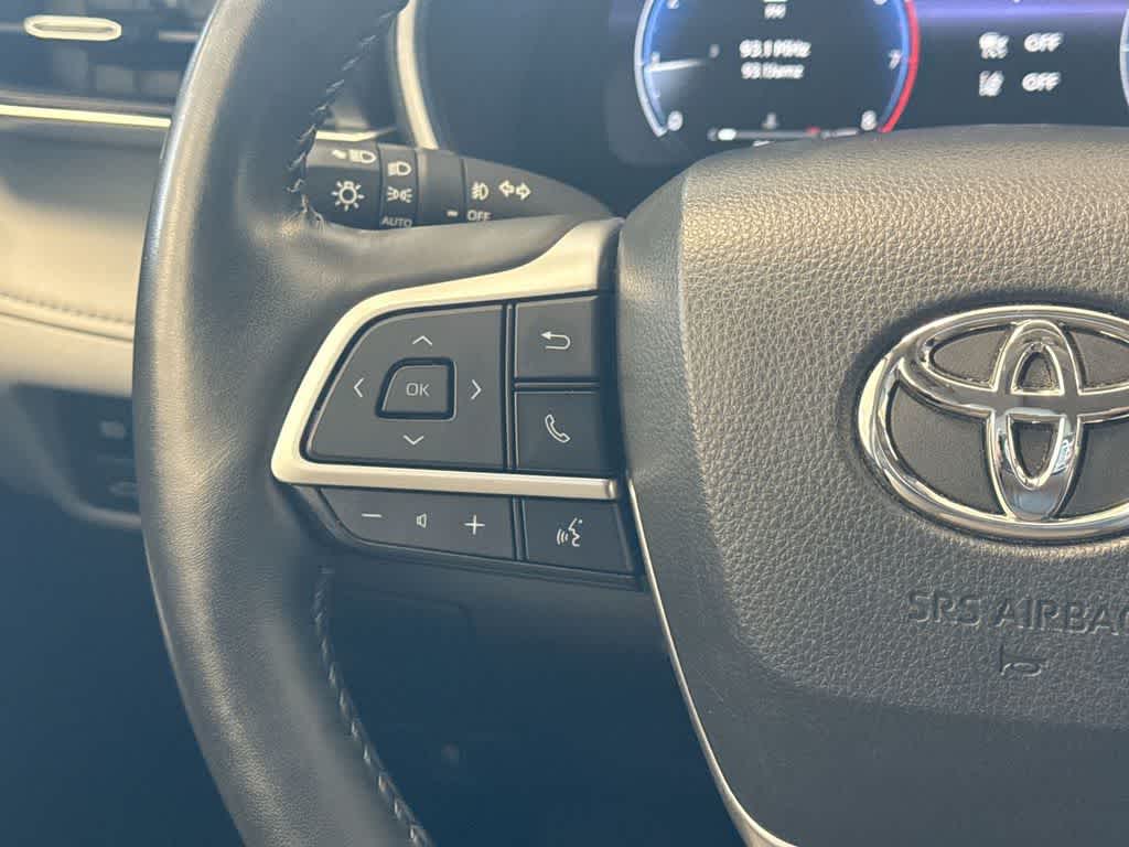 Thumbnail: 2023 Toyota Highlander - 26
