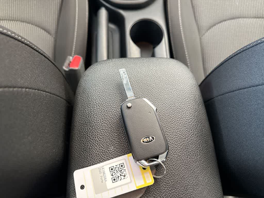 Thumbnail: 2020 Kia Forte - 34