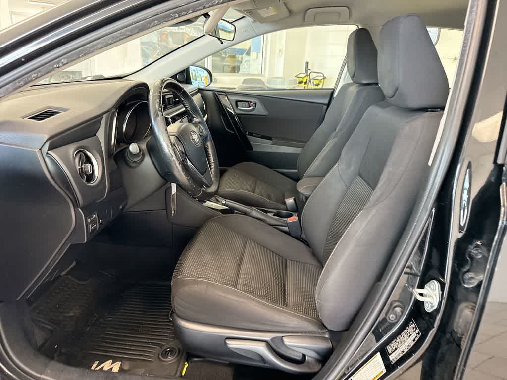 Thumbnail: 2017 Toyota Corolla iM - 17