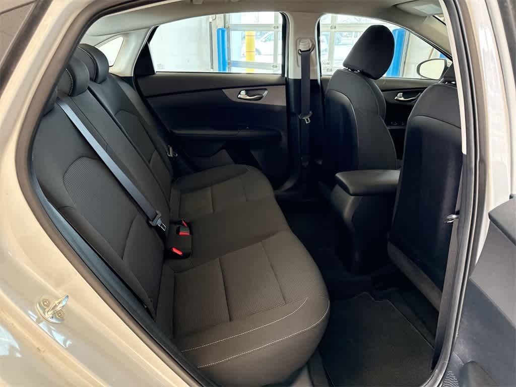 Thumbnail: 2020 Kia Forte - 20