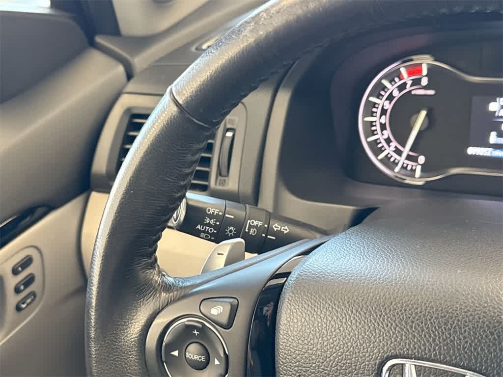 Thumbnail: 2017 Honda Pilot - 28