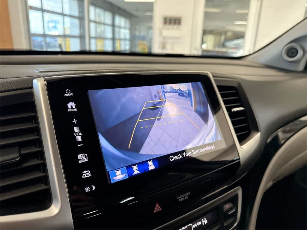 Thumbnail: 2017 Honda Pilot - 32