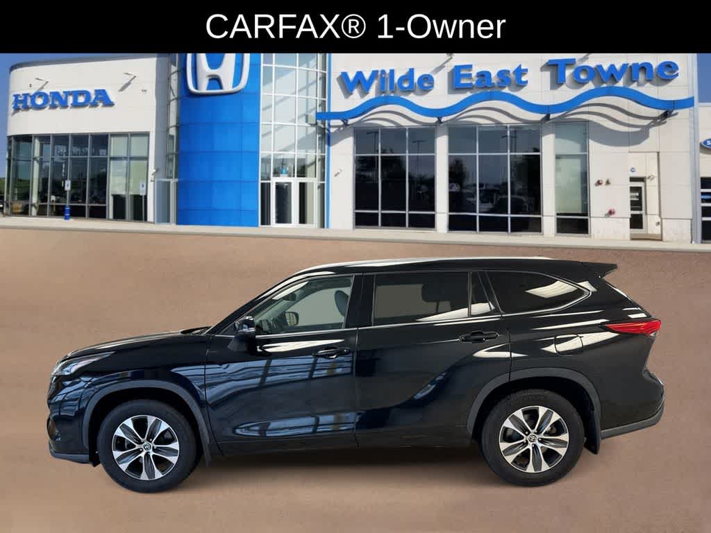 Thumbnail: 2022 Toyota Highlander - 6