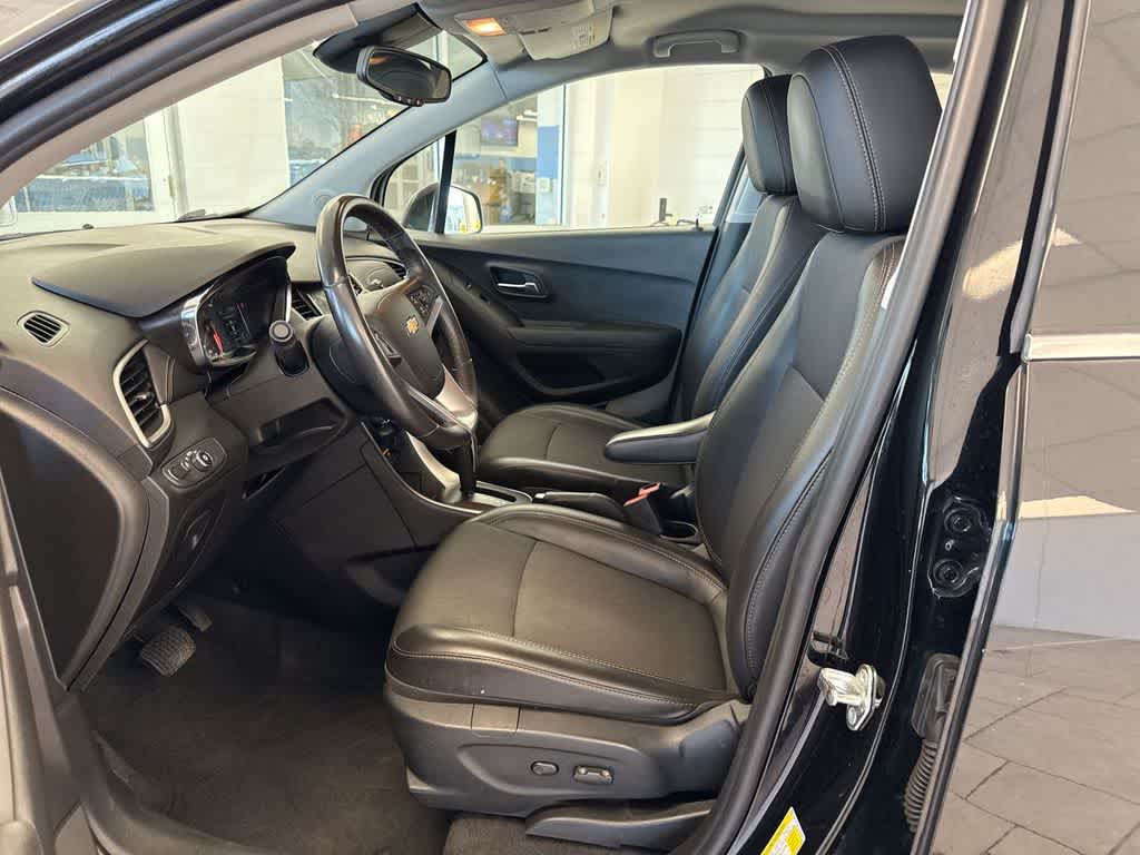 Thumbnail: 2018 Chevrolet Trax - 18