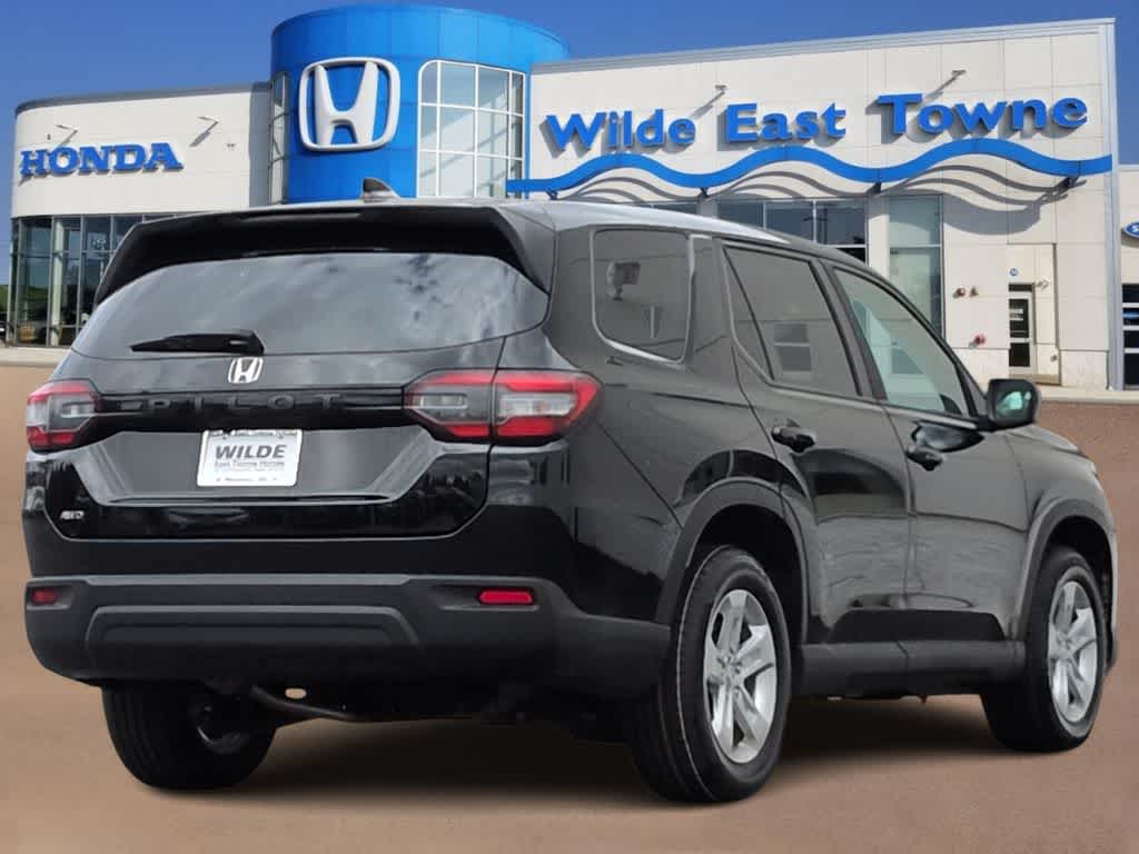 Thumbnail: 2023 Honda Pilot - 8