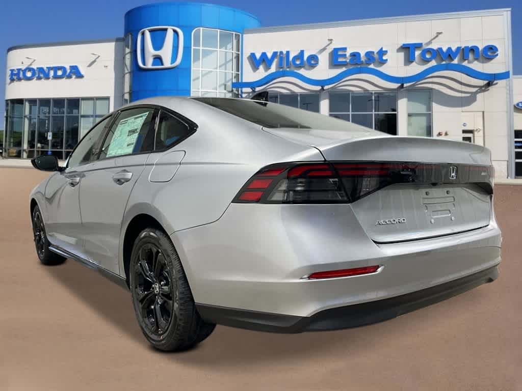 2025 Honda Accord SE photo 2