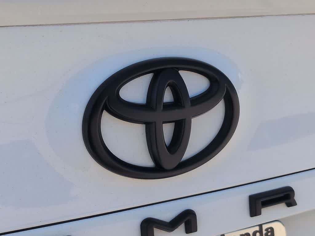 Thumbnail: 2023 Toyota Camry - 12