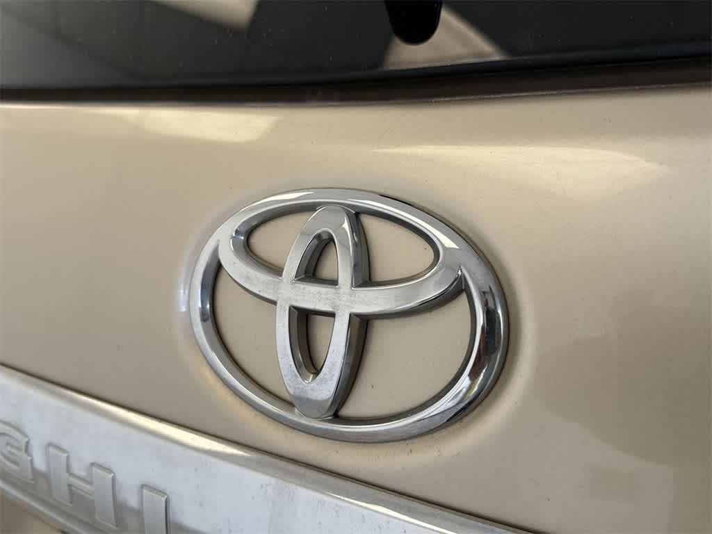 Thumbnail: 2013 Toyota Highlander - 12