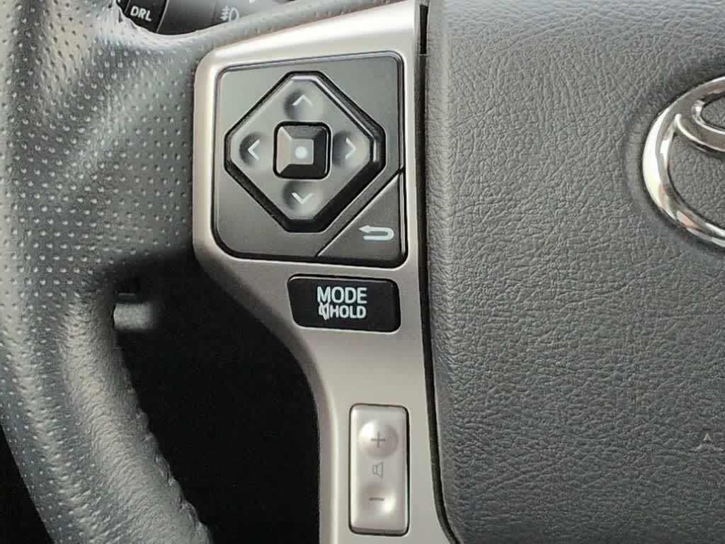 Thumbnail: 2019 Toyota 4Runner - 25