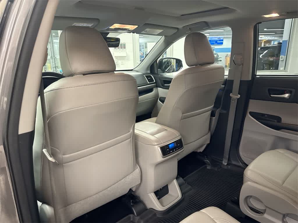 Thumbnail: 2018 Toyota Highlander - 19