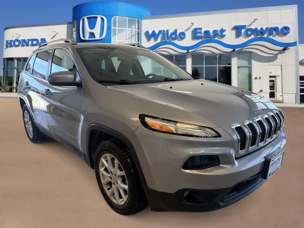 Thumbnail: 2017 Jeep Cherokee - 2