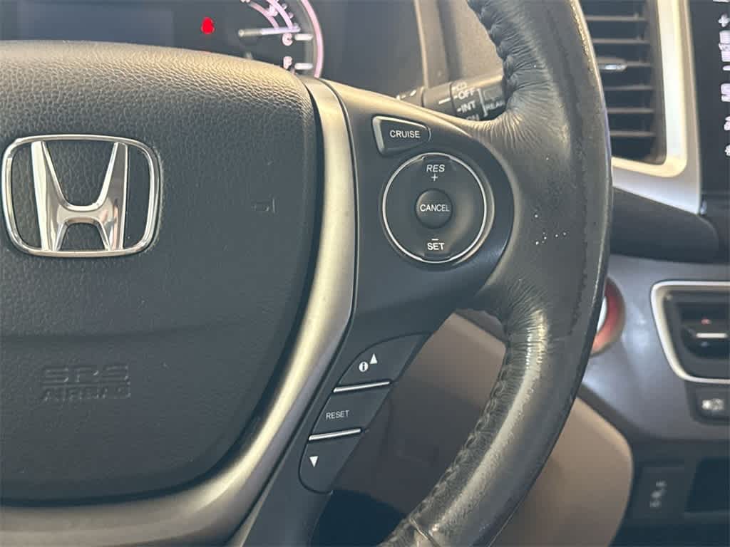 Thumbnail: 2017 Honda Pilot - 26