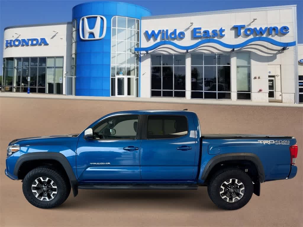 Thumbnail: 2017 Toyota Tacoma - 5