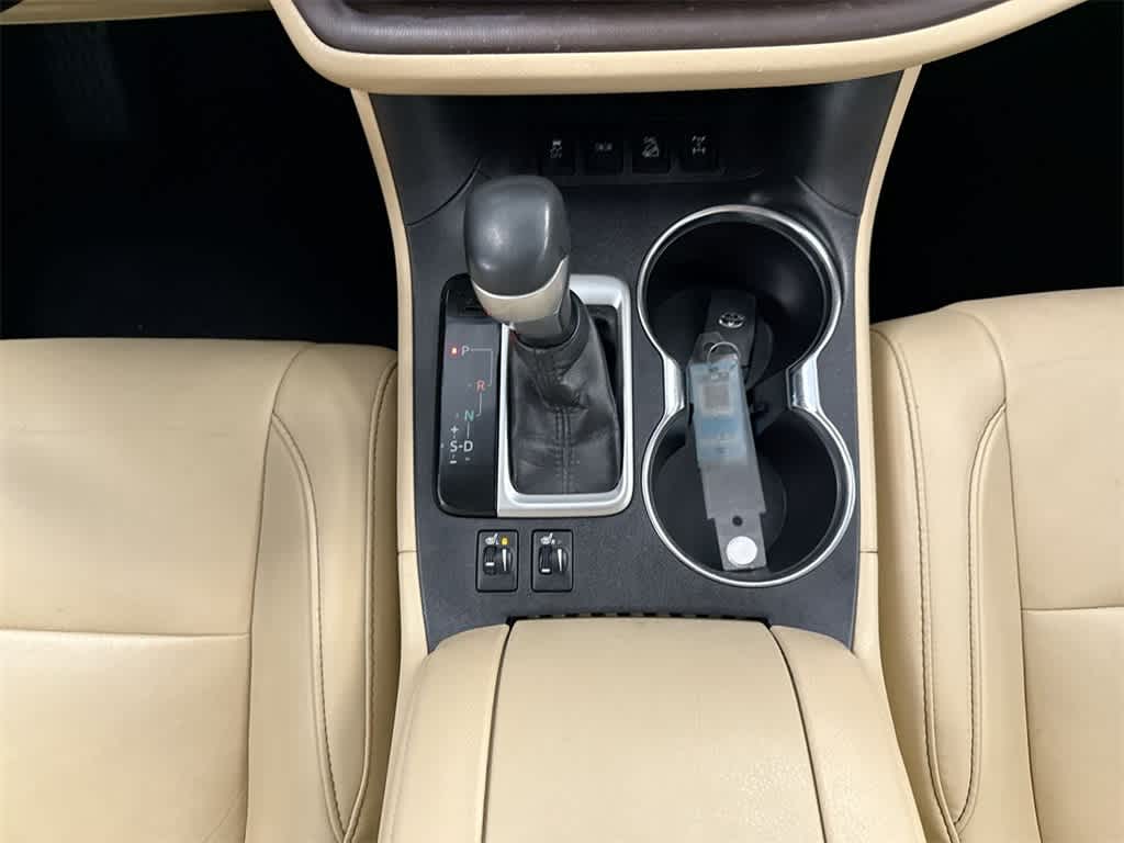 Thumbnail: 2019 Toyota Highlander - 35