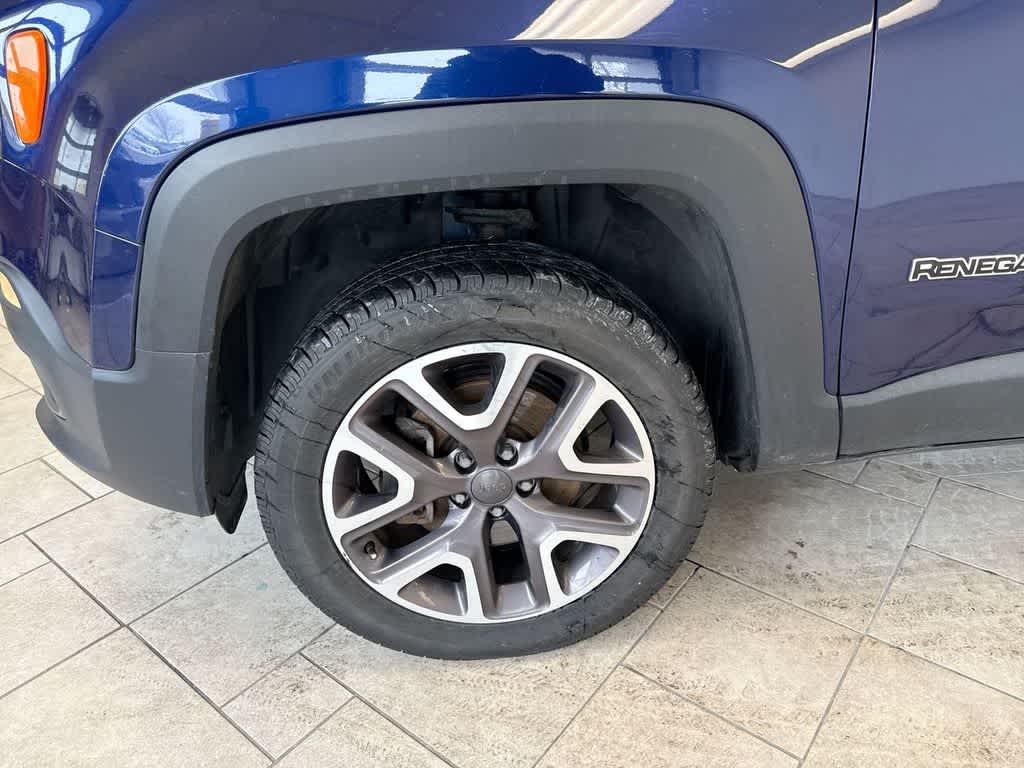 Thumbnail: 2016 Jeep Renegade - 14