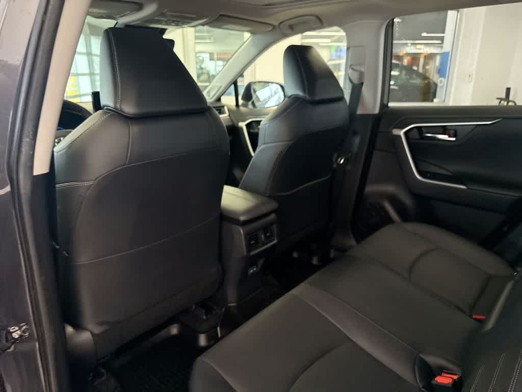 Thumbnail: 2023 Toyota RAV4 - 21