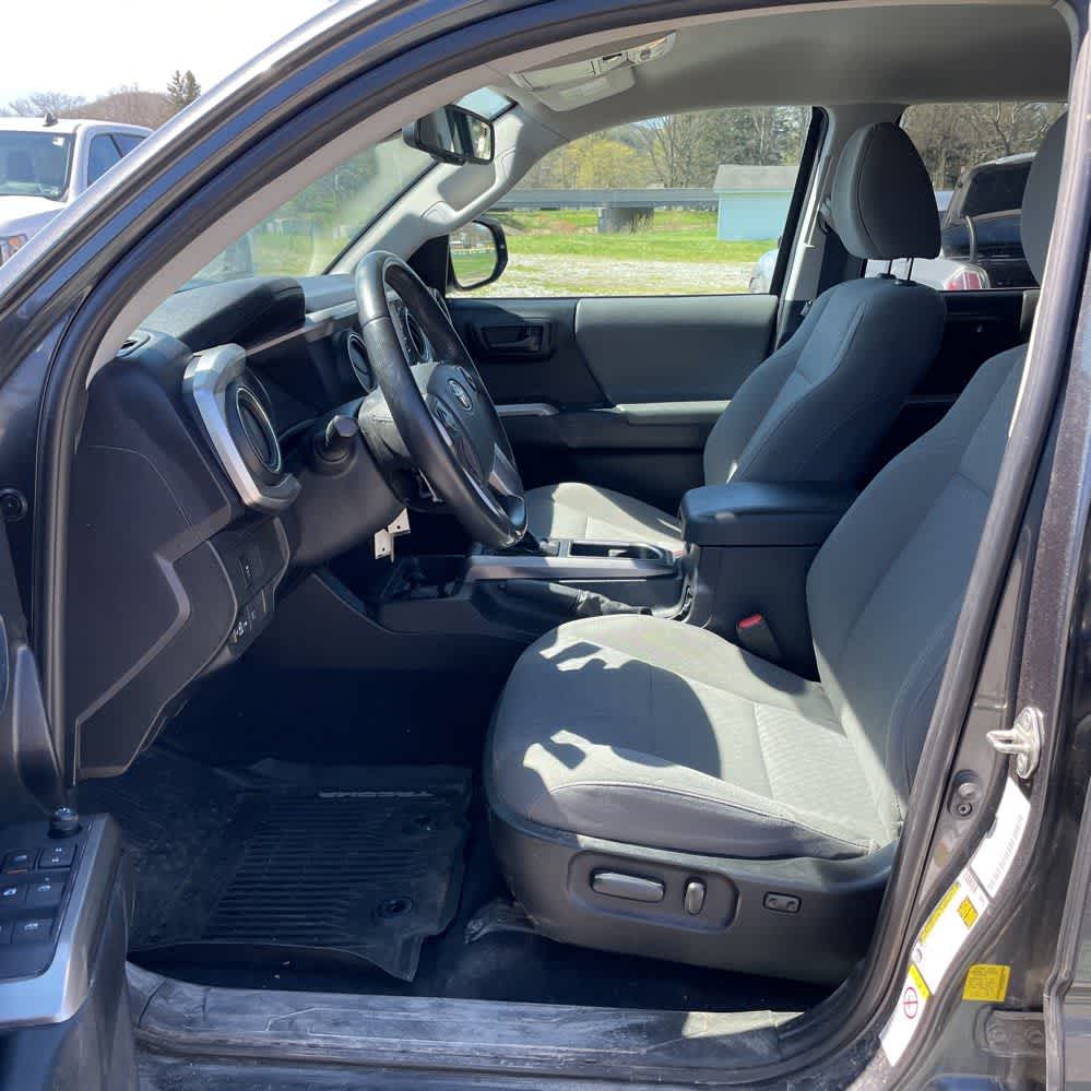 Thumbnail: 2020 Toyota Tacoma - 6