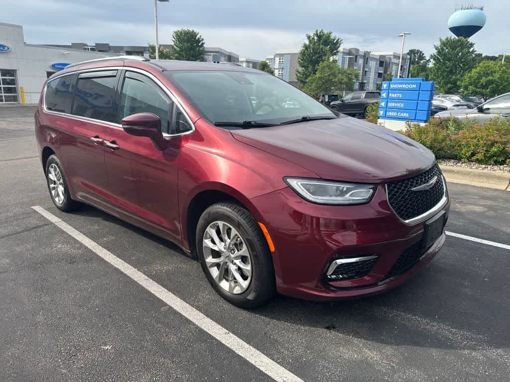 Thumbnail: 2021 Chrysler Pacifica - 3
