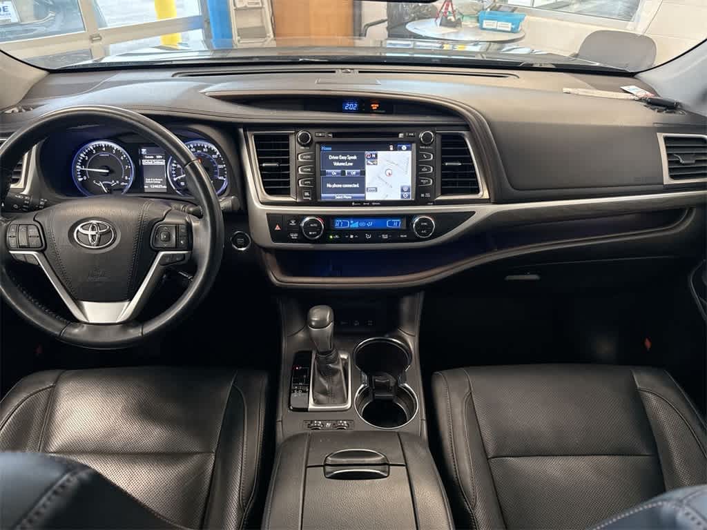 Thumbnail: 2018 Toyota Highlander - 16
